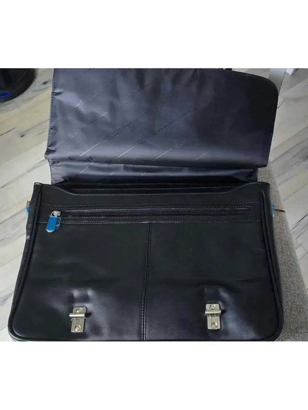 NWT Kenneth Cole Reaction Black Leather Briefcase with Adjustable Shoulder Strap